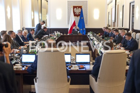  20.08.2019 WARSZAWA<br />
POSIEDZENIE RADY MINISTROW<br />
POSIEDZENIE RZADU<br />
N/Z PREMIER MATEUSZ MORAWIECKI MINISTROWIE RZAD SALA POSIEDZEN WIDOK VIEW<br />
 