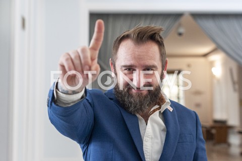  20.08.2019 WARSZAWA<br />
KOMITET WYBORCZY SKUTECZNI ZAPREZENTOWAL LIDEROW<br />
N/Z PIOTR MARZEC LIROY<br />
 