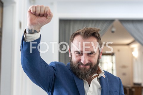  20.08.2019 WARSZAWA<br />
KOMITET WYBORCZY SKUTECZNI ZAPREZENTOWAL LIDEROW<br />
N/Z PIOTR MARZEC LIROY<br />
 