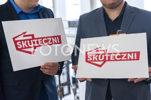  20.08.2019 WARSZAWA<br />
KOMITET WYBORCZY SKUTECZNI ZAPREZENTOWAL LIDEROW<br />
N/Z SKUTECZNI SZYLD LOGO TABLICA<br />
 