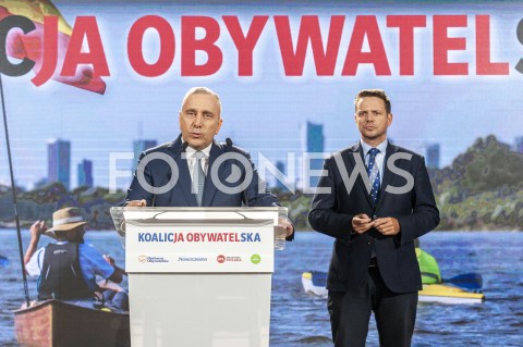  22.08.2019 WARSZAWA<br />
PREZENTACJA KANDYDATOW DO SEJMU Z WARSZAWSKIEJ LISTY KOALICJI OBYWATELSKIEJ<br />
N/Z RAFAL TRZASKOWSKI GRZEGORZ SCHETYNA<br />
 