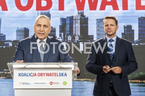  22.08.2019 WARSZAWA<br />
PREZENTACJA KANDYDATOW DO SEJMU Z WARSZAWSKIEJ LISTY KOALICJI OBYWATELSKIEJ<br />
N/Z RAFAL TRZASKOWSKI GRZEGORZ SCHETYNA<br />
 