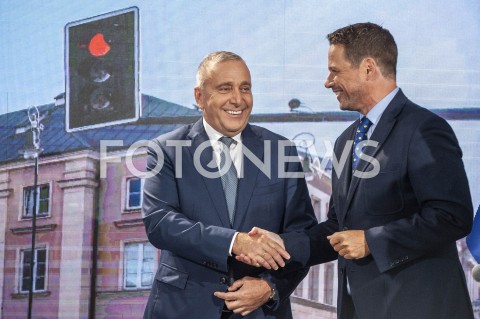  22.08.2019 WARSZAWA<br />
PREZENTACJA KANDYDATOW DO SEJMU Z WARSZAWSKIEJ LISTY KOALICJI OBYWATELSKIEJ<br />
N/Z RAFAL TRZASKOWSKI GRZEGORZ SCHETYNA<br />
 