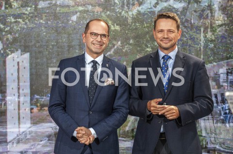  22.08.2019 WARSZAWA<br />
PREZENTACJA KANDYDATOW DO SEJMU Z WARSZAWSKIEJ LISTY KOALICJI OBYWATELSKIEJ<br />
N/Z MICHAL SZCZERBA RAFAL TRZASKOWSKI<br />
 