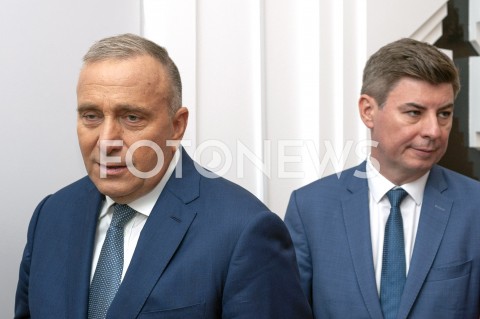  22.08.2019 WARSZAWA<br />
PREZENTACJA KANDYDATOW DO SEJMU Z WARSZAWSKIEJ LISTY KOALICJI OBYWATELSKIEJ<br />
N/Z GRZEGORZ SCHETYNA JAN GRABIEC<br />
 