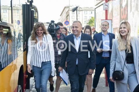  23.08.2019 WARSZAWA<br />
KANDYDACI KOALICJI OBYWATELSKIEJ <br />
ZBIERANIE PODPISOW NA LISTACH POPARCIA<br />
N/Z GRZEGORZ SCHETYNA MICHAL SZCZERBA ALEKSANDRA GAJEWSKA<br />
 