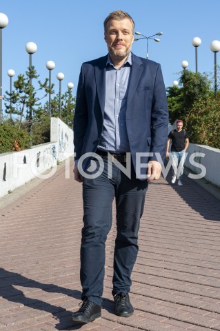  23.08.2019 WARSZAWA<br />
KANDYDACI LEWICY ZBIERANIE PODPISOW NA LISTACH POPARCIA<br />
N/Z ADRIAN ZANDBERG<br />
 