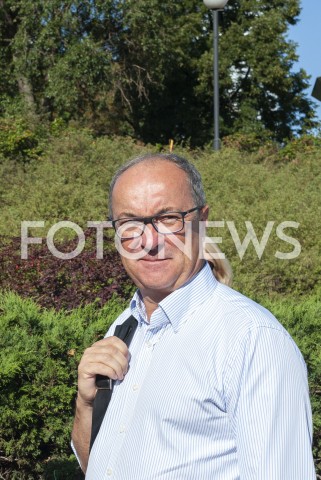  23.08.2019 WARSZAWA<br />
KANDYDACI LEWICY ZBIERANIE PODPISOW NA LISTACH POPARCIA<br />
N/Z WLODZIMIERZ CZARZASTY<br />
 