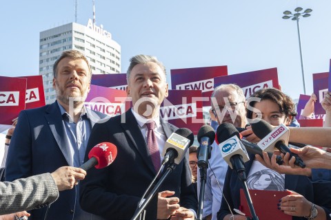  23.08.2019 WARSZAWA<br />
KANDYDACI LEWICY ZBIERANIE PODPISOW NA LISTACH POPARCIA<br />
N/Z ROBERT BIEDRON ADRIAN ZANDBERG WLODZIMIERZ CZARZASTY ANNA MARIA ZUKOWSKA<br />
 