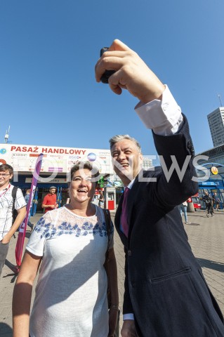  23.08.2019 WARSZAWA<br />
KANDYDACI LEWICY ZBIERANIE PODPISOW NA LISTACH POPARCIA<br />
N/Z ROBERT BIEDRON<br />
 