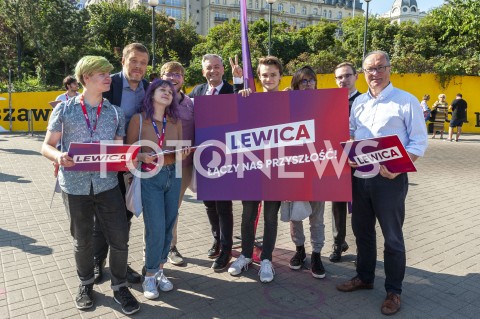  23.08.2019 WARSZAWA<br />
KANDYDACI LEWICY ZBIERANIE PODPISOW NA LISTACH POPARCIA<br />
N/Z ROBERT BIEDRON ADRIAN ZANDBERG WLODZIMIERZ CZARZASTY ANNA MARIA ZUKOWSKA<br />
 