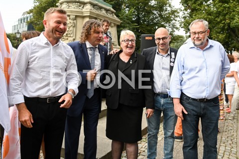  31.08.2019 GDANSK<br />
OBCHODY 39. ROCZNICY POROZUMIEN SIERPNIOWYCH W GDANSKU<br />
N/Z RYSZARD SWILSKI JACEK KARNOWSKI HENRYKA KRZYWONOS RADOMIR SZUMELDA PIOTR ADAMOWICZ<br />
 