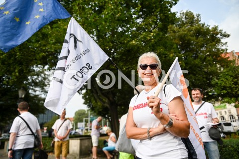  31.08.2019 GDANSK<br />
OBCHODY 39. ROCZNICY POROZUMIEN SIERPNIOWYCH W GDANSKU<br />
N/Z ZWOLENNICZKA KOD PODCZAS MARSZU SEKTOROWKI<br />
 