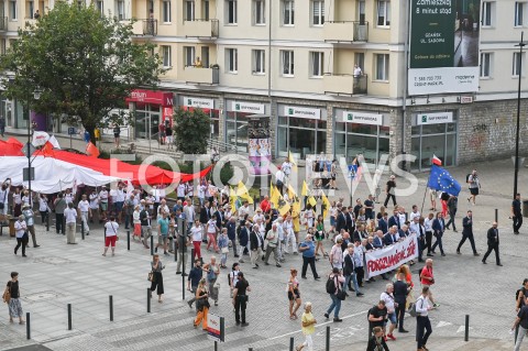  31.08.2019 GDANSK<br />
OBCHODY 39. ROCZNICY POROZUMIEN SIERPNIOWYCH W GDANSKU<br />
N/Z PRZEMARSZ SEKTOROWKI KOMITET OBRONY DEMOKRACJI<br />
 