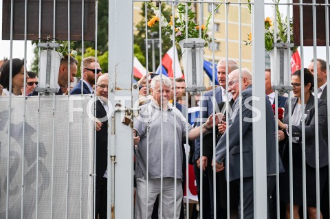  31.08.2019 GDANSK<br />
OBCHODY 39. ROCZNICY POROZUMIEN SIERPNIOWYCH W GDANSKU<br />
N/Z BOGDAN BORUSEWICZ LECH WALESA SYMBOLICZNE OTWARCIE BRAMY NR 2 STOCZNI GDANSKIEJ<br />
 
