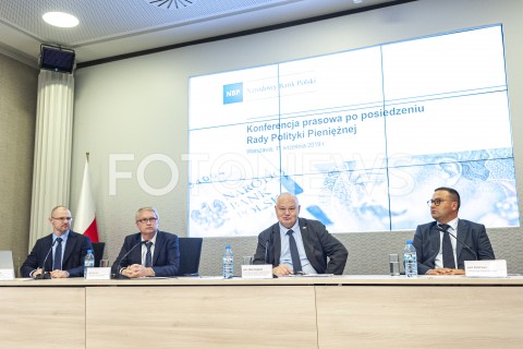  11.09.2019 WARSZAWA<br />
KONFERENCJA W NBP PO RADZIE POLITYKI PIENIEZNEJ <br />
N/Z ADAM GLAPINSKI RAFAL SURA ERYK LON MARCIN PACHUCKI<br />
 
