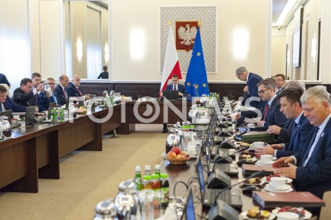  24.09.2019 WARSZAWA<br />
POSIEDZENIE RADY MINISTROW<br />
POSIEDZENIE RZADU<br />
N/Z PREMIER MATEUSZ MORAWIECKI MINISTROWIE SALA POSIEDZEN WIDOK VIEW<br />
 