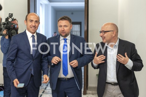  24.10.2019 WARSZAWA<br />UROCZYSTOSC WRECZENIA NOMINACJI POSLOM IX KADENCJI<br />N/Z BORYS BUDKA MARCIN KIERWINSKI ROBERT KROPIWNICKI<br /> 