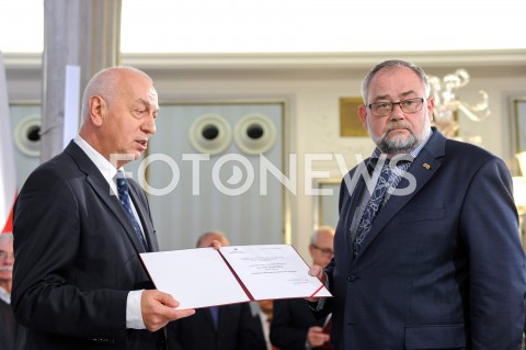 24.10.2019 WARSZAWA<br />UROCZYSTOSC WRECZENIA NOMINACJI POSLOM IX KADENCJI<br />N/Z PIOTR ADAMOWICZ WIESLAW KOZIELEWICZ<br /> 