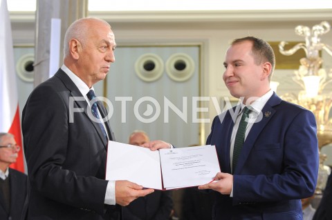  24.10.2019 WARSZAWA<br />UROCZYSTOSC WRECZENIA NOMINACJI POSLOM IX KADENCJI<br />N/Z ADAM ANDRUSZKIEWICZ WIESLAW KOZIELEWICZ<br /> 