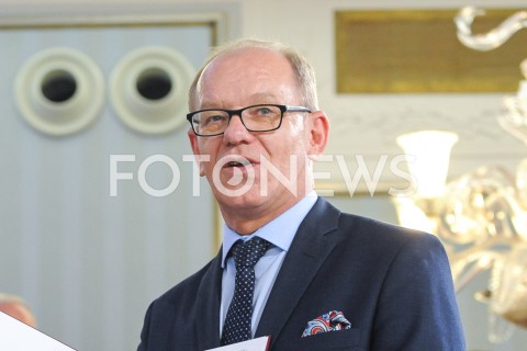  24.10.2019 WARSZAWA<br />
UROCZYSTOSC WRECZENIA NOMINACJI POSLOM IX KADENCJI<br />
N/Z WIESLAW BUZ<br />
 