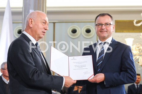 24.10.2019 WARSZAWA<br />
UROCZYSTOSC WRECZENIA NOMINACJI POSLOM IX KADENCJI<br />
N/Z ADAM CZARTORYSKI<br />
 