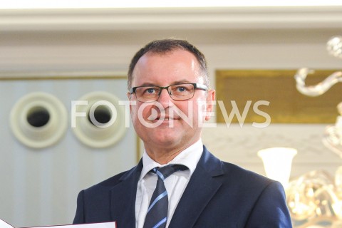  24.10.2019 WARSZAWA<br />
UROCZYSTOSC WRECZENIA NOMINACJI POSLOM IX KADENCJI<br />
N/Z ADAM CZARTORYSKI<br />
 