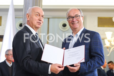  24.10.2019 WARSZAWA<br />
UROCZYSTOSC WRECZENIA NOMINACJI POSLOM IX KADENCJI<br />
N/Z WLODZIMIERZ CZARZASTY<br />
 