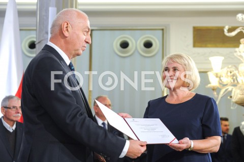  24.10.2019 WARSZAWA<br />
UROCZYSTOSC WRECZENIA NOMINACJI POSLOM IX KADENCJI<br />
N/Z ZOFIA CZERNOW<br />
 