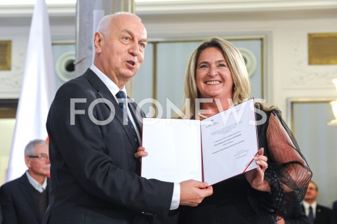  24.10.2019 WARSZAWA<br />
UROCZYSTOSC WRECZENIA NOMINACJI POSLOM IX KADENCJI<br />
N/Z KATARZYNA CZOCHARA<br />
 