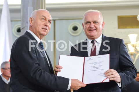  24.10.2019 WARSZAWA<br />
UROCZYSTOSC WRECZENIA NOMINACJI POSLOM IX KADENCJI<br />
N/Z WLADYSLAW DAJCZAK<br />
 