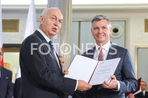  24.10.2019 WARSZAWA<br />
UROCZYSTOSC WRECZENIA NOMINACJI POSLOM IX KADENCJI<br />
N/Z PRZEMYSLAW DRABEK<br />
 