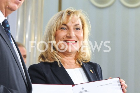  24.10.2019 WARSZAWA<br />
UROCZYSTOSC WRECZENIA NOMINACJI POSLOM IX KADENCJI<br />
N/Z ELZBIETA DUDA<br />
 