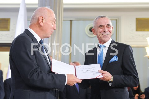  24.10.2019 WARSZAWA<br />
UROCZYSTOSC WRECZENIA NOMINACJI POSLOM IX KADENCJI<br />
N/Z JAN DUDA<br />
 