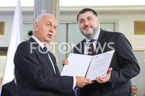  24.10.2019 WARSZAWA<br />
UROCZYSTOSC WRECZENIA NOMINACJI POSLOM IX KADENCJI<br />
N/Z ARTUR DZIAMBOR<br />
 