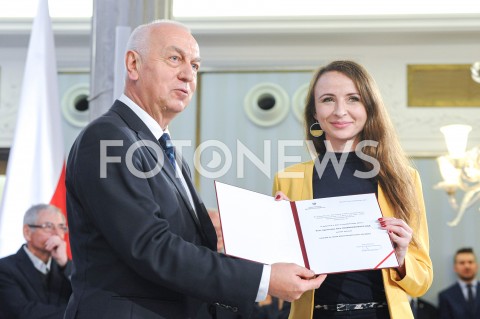 24.10.2019 WARSZAWA<br />
UROCZYSTOSC WRECZENIA NOMINACJI POSLOM IX KADENCJI<br />
N/Z AGNIESZKA DZIEMIANOWICZ BAK<br />
 
