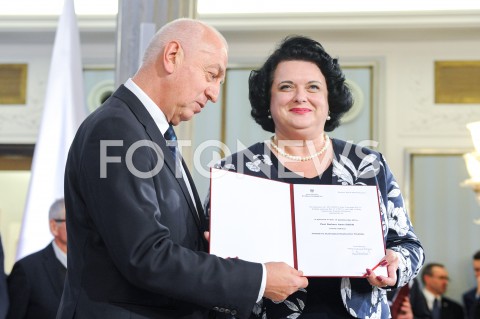  24.10.2019 WARSZAWA<br />
UROCZYSTOSC WRECZENIA NOMINACJI POSLOM IX KADENCJI<br />
N/Z BARBARA DZIUK<br />
 
