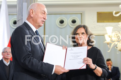  24.10.2019 WARSZAWA<br />
UROCZYSTOSC WRECZENIA NOMINACJI POSLOM IX KADENCJI<br />
N/Z JOANNA FABISIAK<br />
 