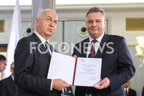  24.10.2019 WARSZAWA<br />
UROCZYSTOSC WRECZENIA NOMINACJI POSLOM IX KADENCJI<br />
N/Z PIOTR KROL<br />
 