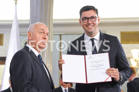  24.10.2019 WARSZAWA<br />
UROCZYSTOSC WRECZENIA NOMINACJI POSLOM IX KADENCJI<br />
N/Z KONRAD FRYSZTAK<br />
 