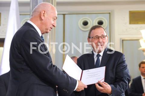  24.10.2019 WARSZAWA<br />
UROCZYSTOSC WRECZENIA NOMINACJI POSLOM IX KADENCJI<br />
N/Z RYSZARD GALLA<br />
 