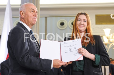  24.10.2019 WARSZAWA<br />
UROCZYSTOSC WRECZENIA NOMINACJI POSLOM IX KADENCJI<br />
N/Z ANNA GEMBICKA<br />
 
