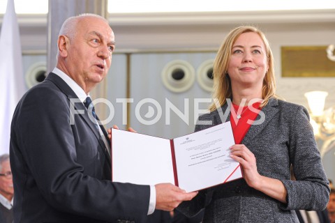  24.10.2019 WARSZAWA<br />
UROCZYSTOSC WRECZENIA NOMINACJI POSLOM IX KADENCJI<br />
N/Z HANNA GIL PIATEK<br />
 