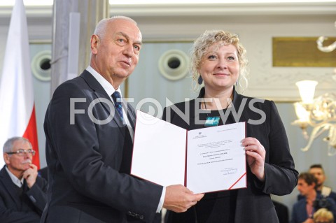  24.10.2019 WARSZAWA<br />
UROCZYSTOSC WRECZENIA NOMINACJI POSLOM IX KADENCJI<br />
N/Z MARTA GOLBIK<br />
 