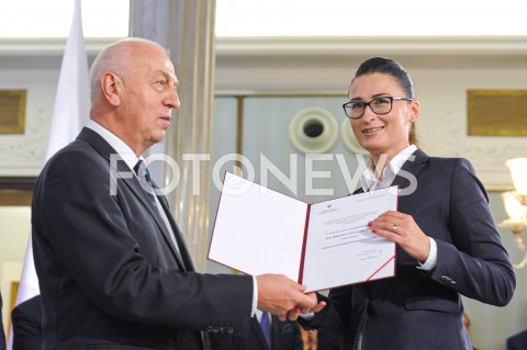  24.10.2019 WARSZAWA<br />
UROCZYSTOSC WRECZENIA NOMINACJI POSLOM IX KADENCJI<br />
N/Z MALGORZATA GOLINSKA<br />
 