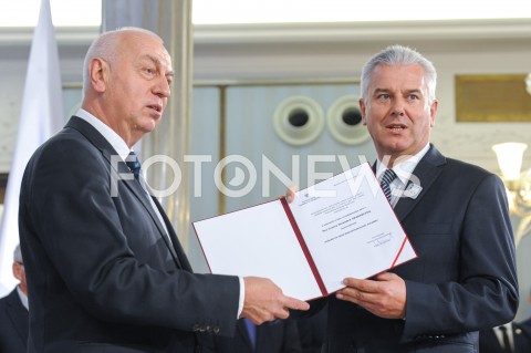  24.10.2019 WARSZAWA<br />
UROCZYSTOSC WRECZENIA NOMINACJI POSLOM IX KADENCJI<br />
N/Z CEZARY GRABARCZYK<br />
 