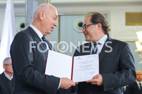  24.10.2019 WARSZAWA<br />
UROCZYSTOSC WRECZENIA NOMINACJI POSLOM IX KADENCJI<br />
N/Z MAREK GROBARCZYK<br />
 