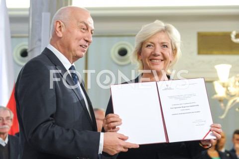  24.10.2019 WARSZAWA<br />
UROCZYSTOSC WRECZENIA NOMINACJI POSLOM IX KADENCJI<br />
N/Z AGNIESZKA HANAJCZYK<br />
 