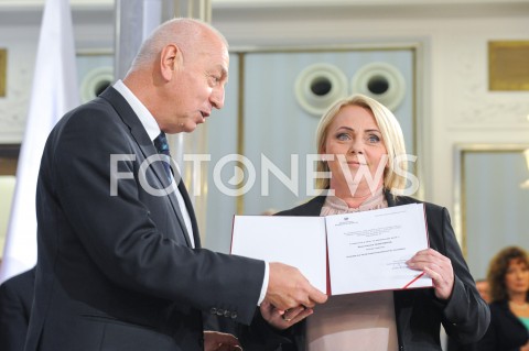  24.10.2019 WARSZAWA<br />
UROCZYSTOSC WRECZENIA NOMINACJI POSLOM IX KADENCJI<br />
N/Z IWONA HARTWICH<br />
 