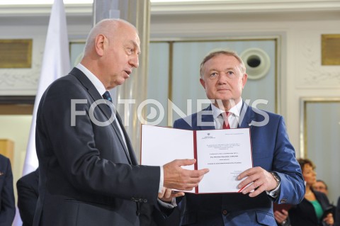 24.10.2019 WARSZAWA<br />
UROCZYSTOSC WRECZENIA NOMINACJI POSLOM IX KADENCJI<br />
N/Z WIESLAW JANCZYK<br />
 